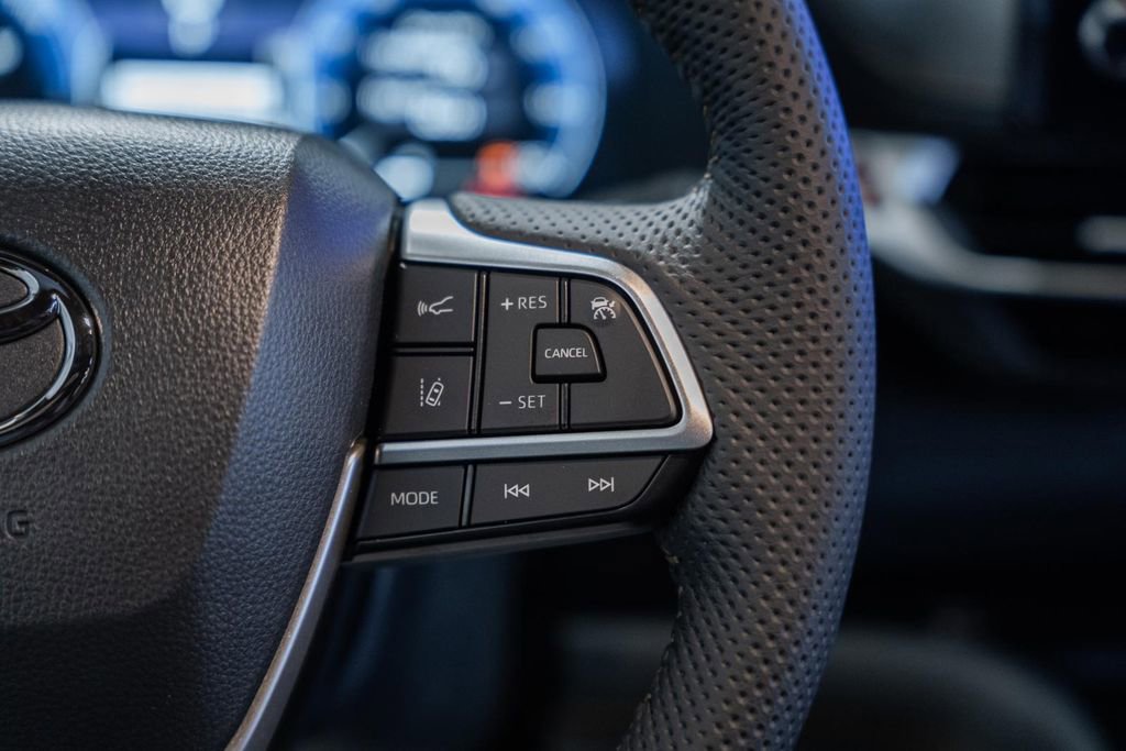 New 2026 Toyota Sienna XLE Woodland Edition image 28