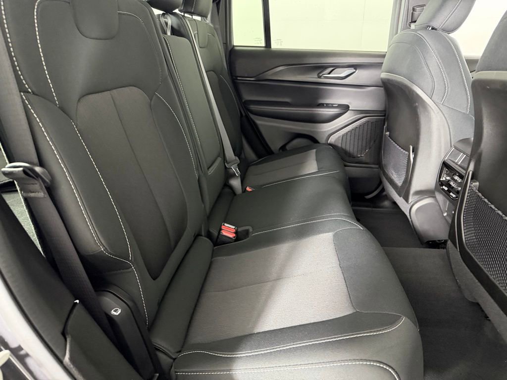 Certified 2024 Jeep Grand Cherokee Laredo image 26