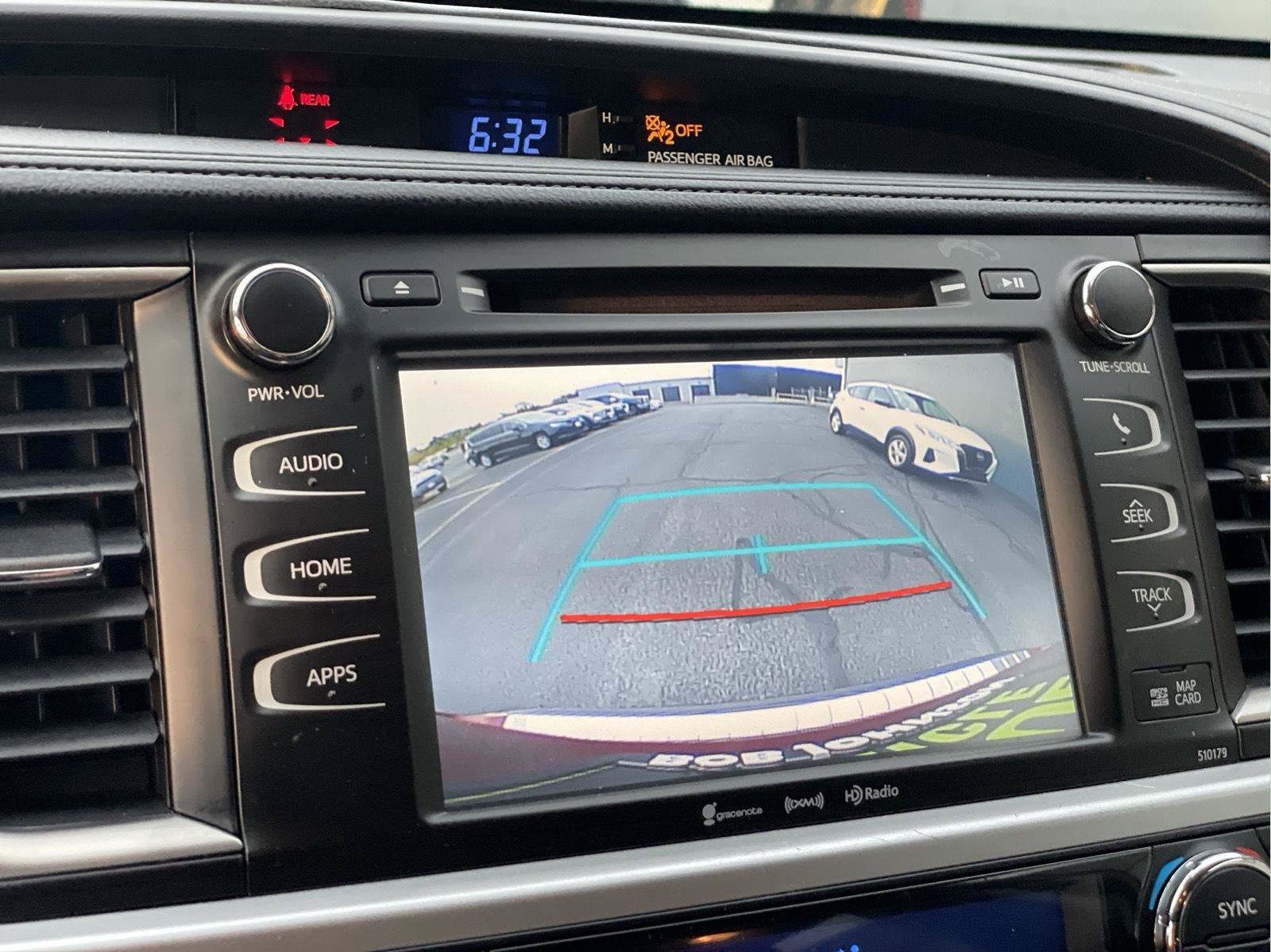 Used 2018 Toyota Highlander XLE AWD/4WD image 36