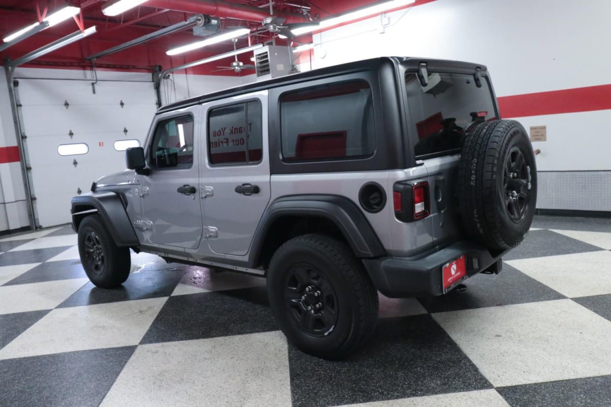 Used 2018 Jeep Wrangler Unlimited Sport image 6