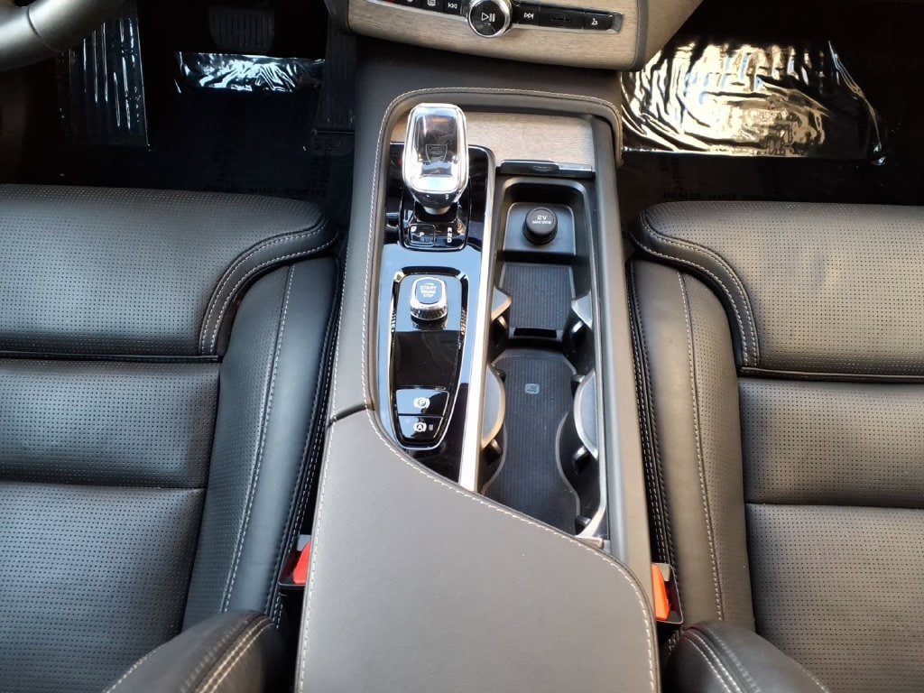 Certified 2024 Volvo XC90 T8 Ultimate w/ Protection Package Premier AWD/4WD image 21