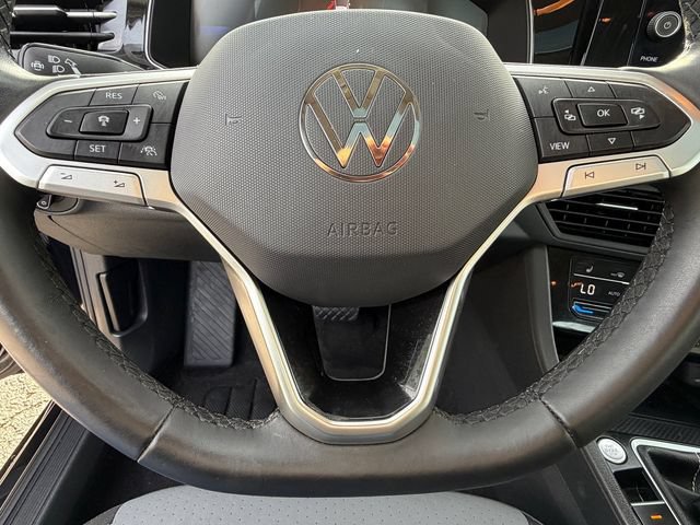 Used 2025 Volkswagen Jetta SE w/ Sunroof Package FWD image 22