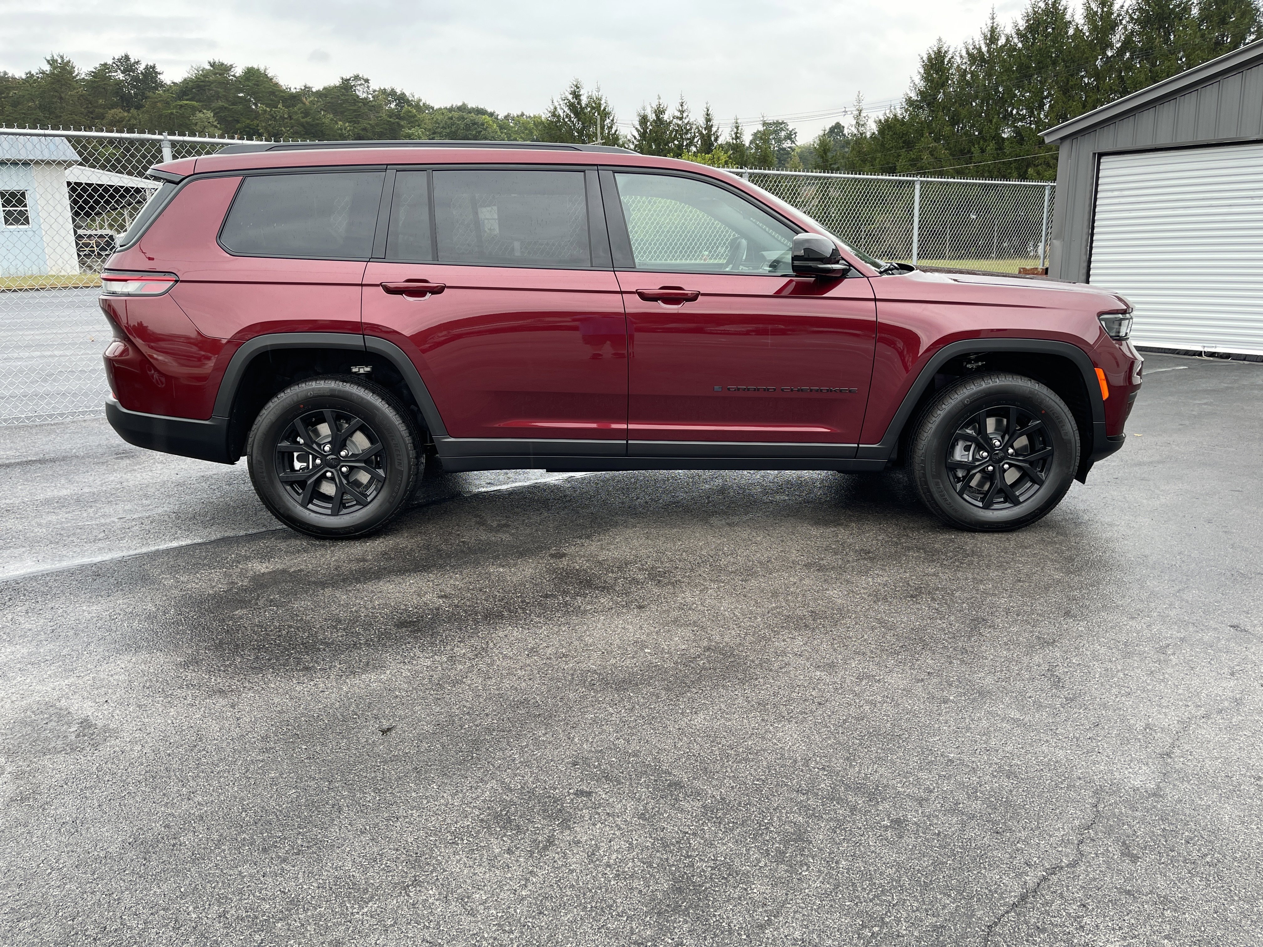 New 2025 Jeep Grand Cherokee L Altitude image 5