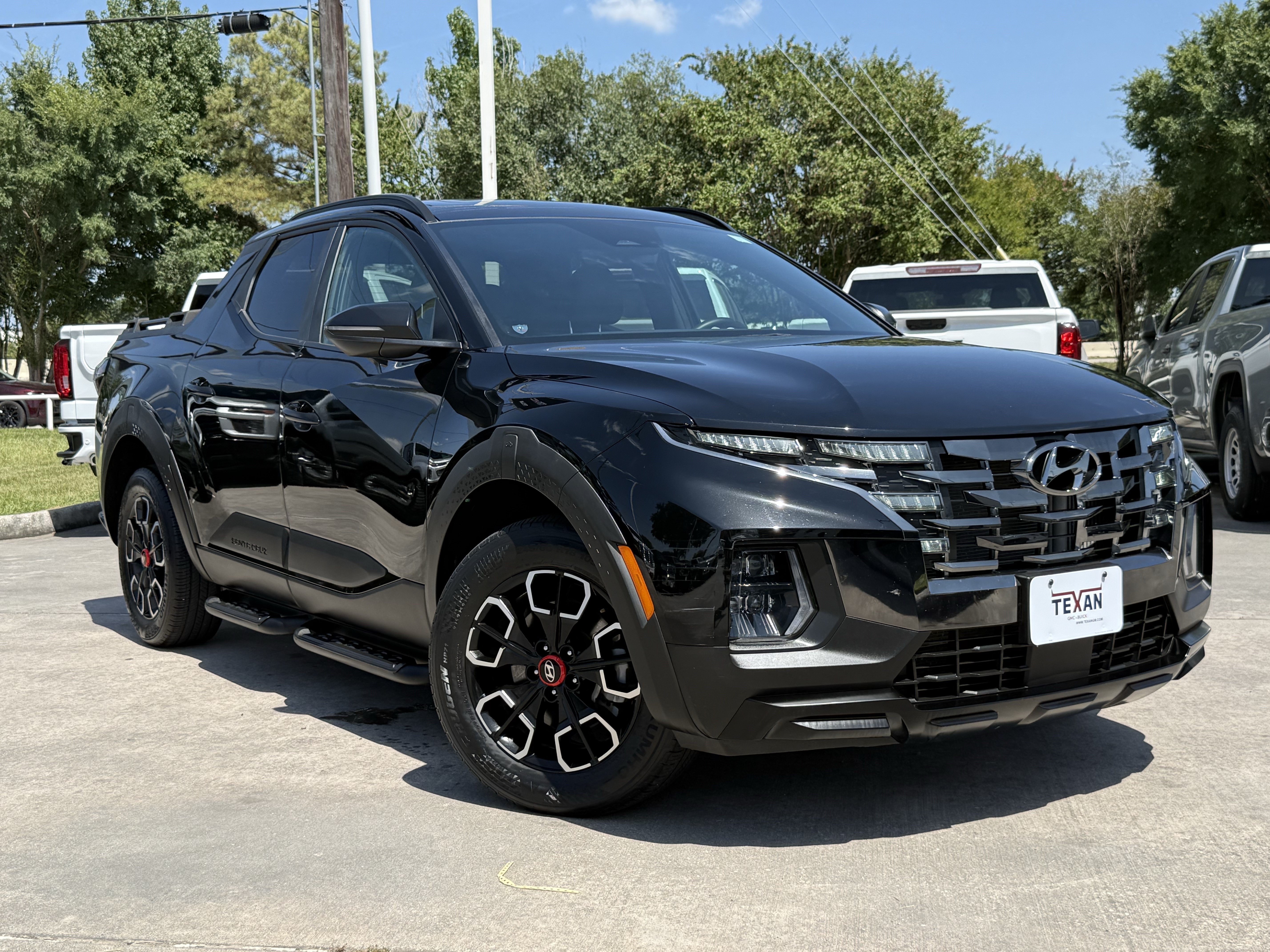 Used 2024 Hyundai Santa Cruz XRT AWD/4WD image 2