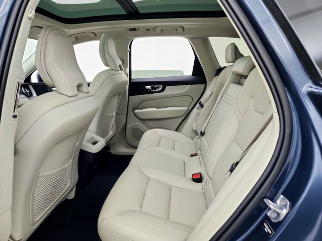 Used 2020 Volvo XC60 T6 Momentum w/ Protection Package image 25