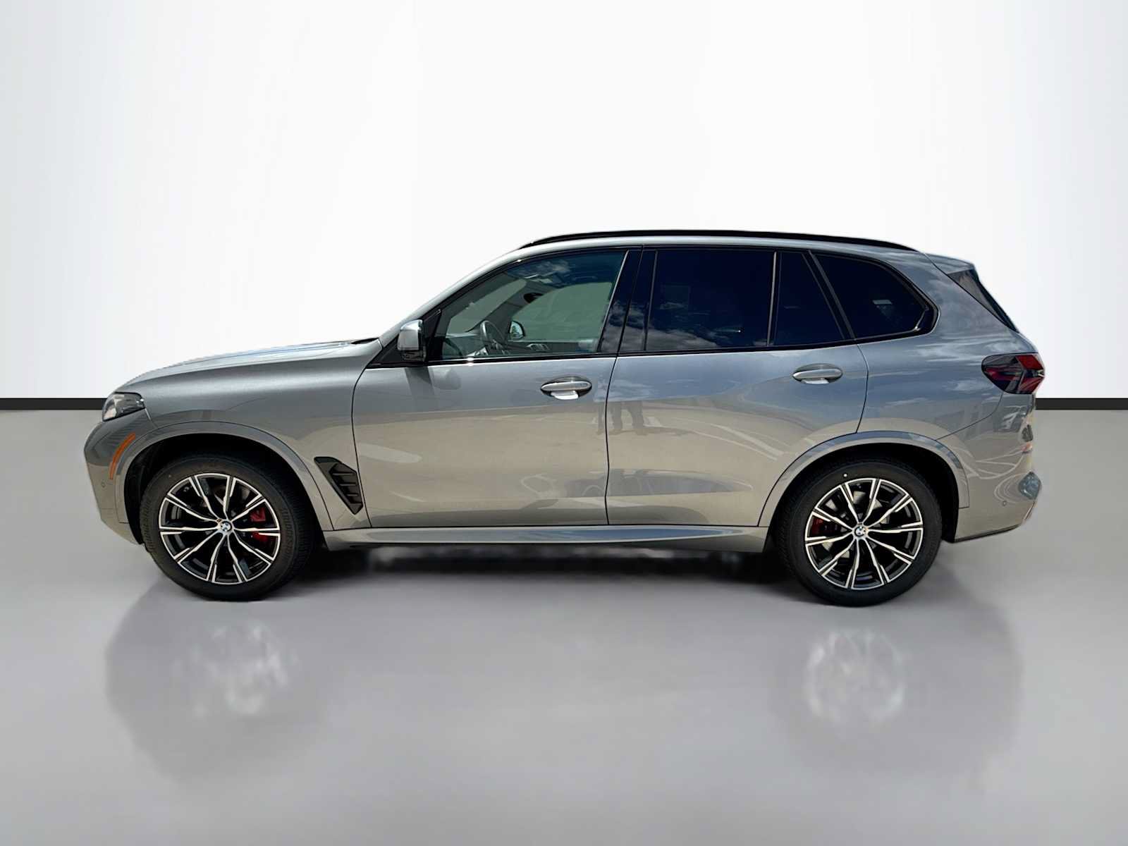 Used 2024 BMW X5 xDrive40i w/ Executive Package AWD/4WD image 5