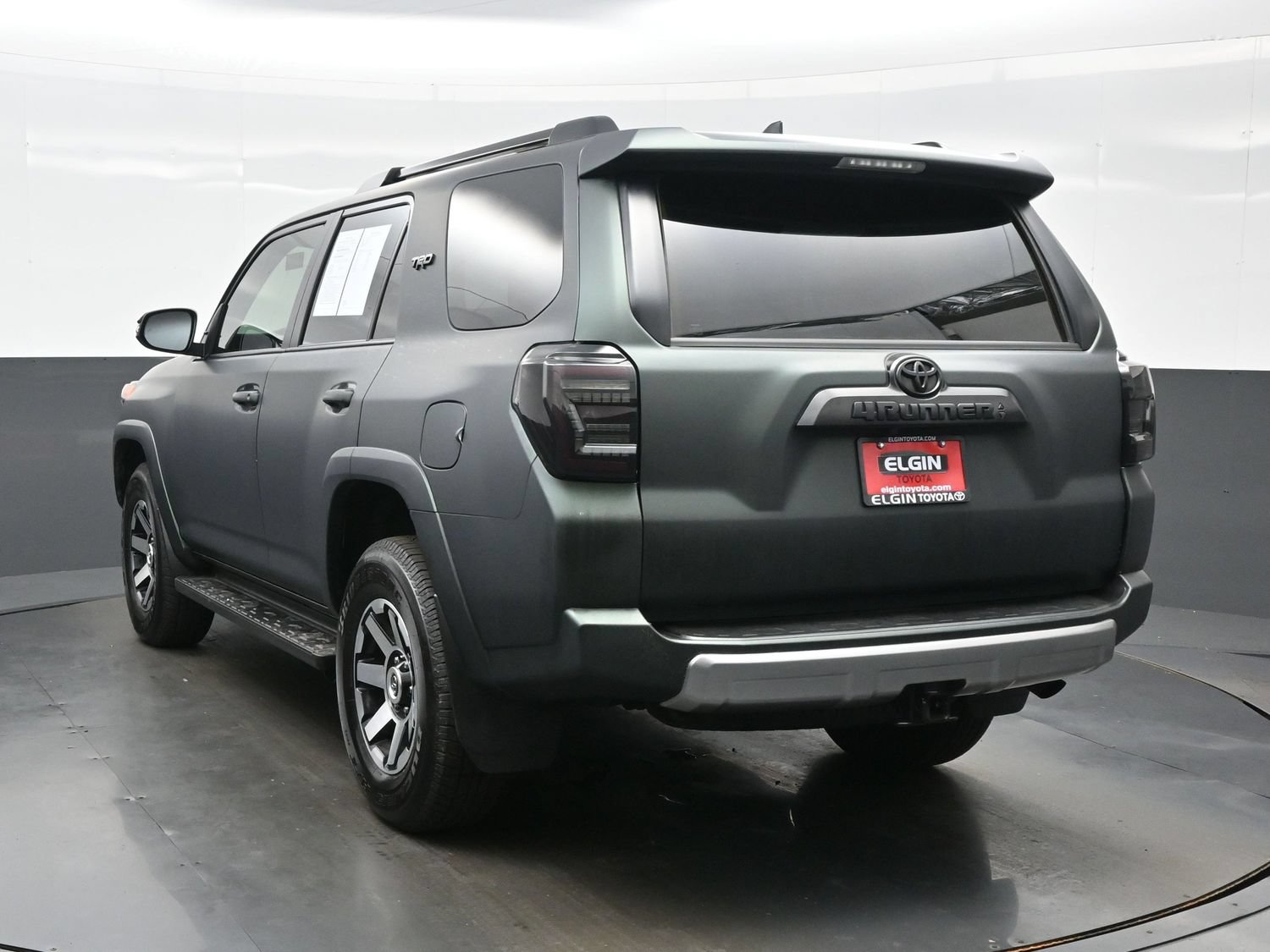 Used 2024 Toyota 4Runner TRD Off-Road Premium w/ Off Road Premium Plus Package AWD/4WD image 4