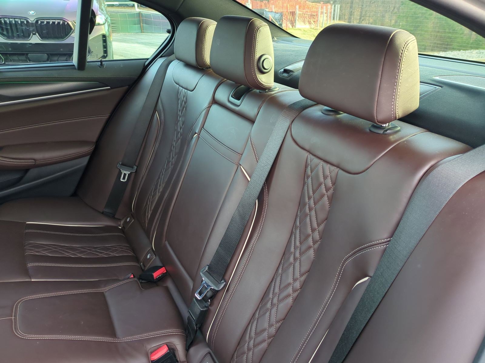 Used 2023 BMW M550i xDrive w/ Dynamic Handling Package image 32