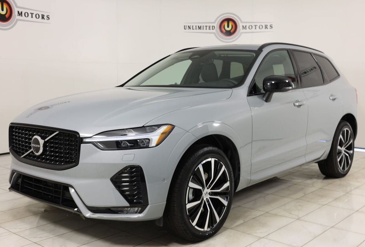 Used 2025 Volvo XC60 B5 Plus AWD/4WD image 5