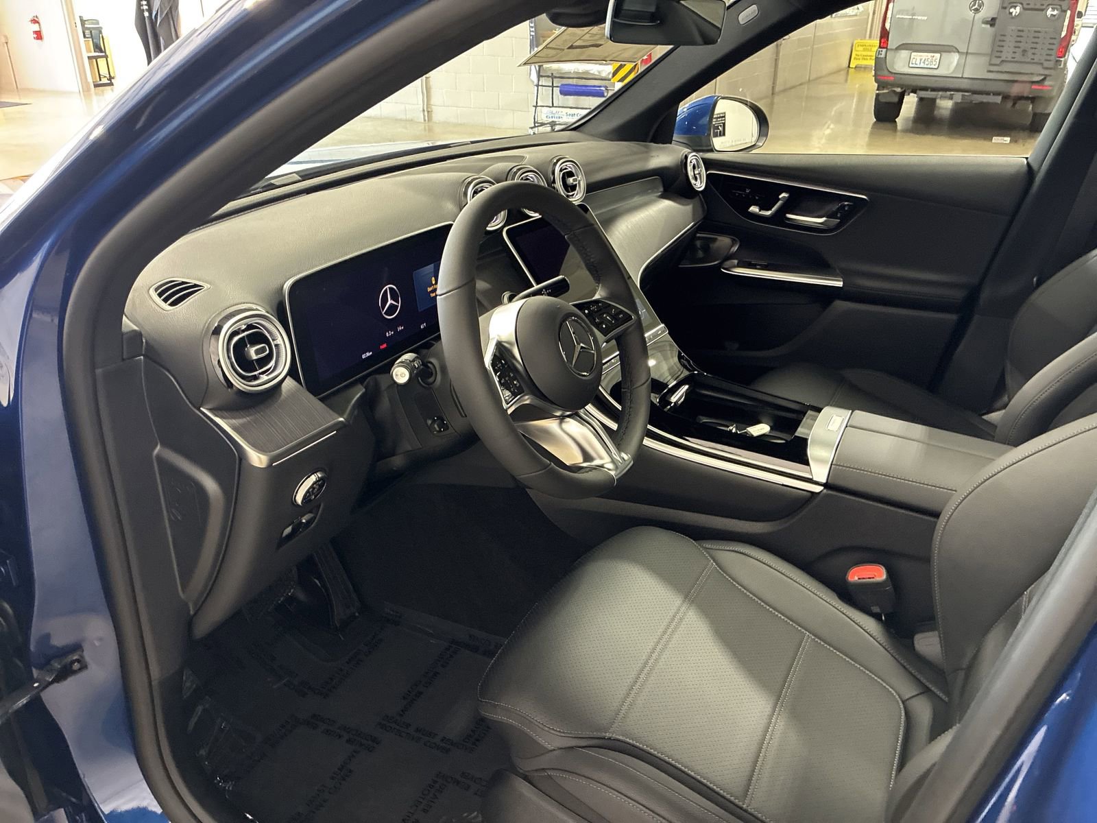 New 2025 Mercedes-Benz GLC 300 4MATIC image 10