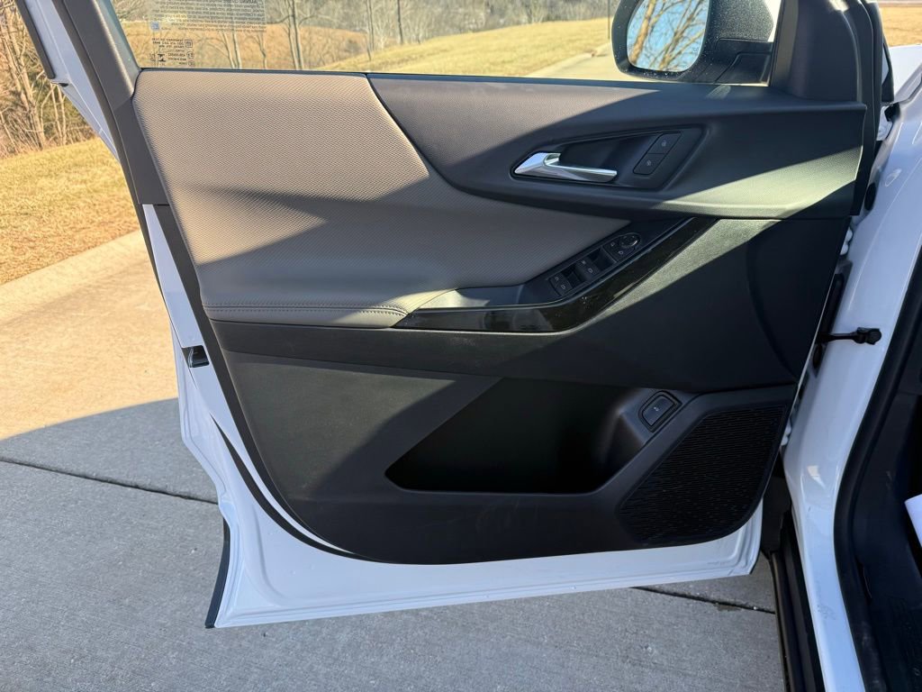 New 2026 Chevrolet Equinox LT w/ Convenience Package II image 24