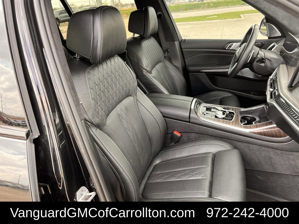 Used 2025 BMW X7 xDrive40i w/ M Sport Package image 29