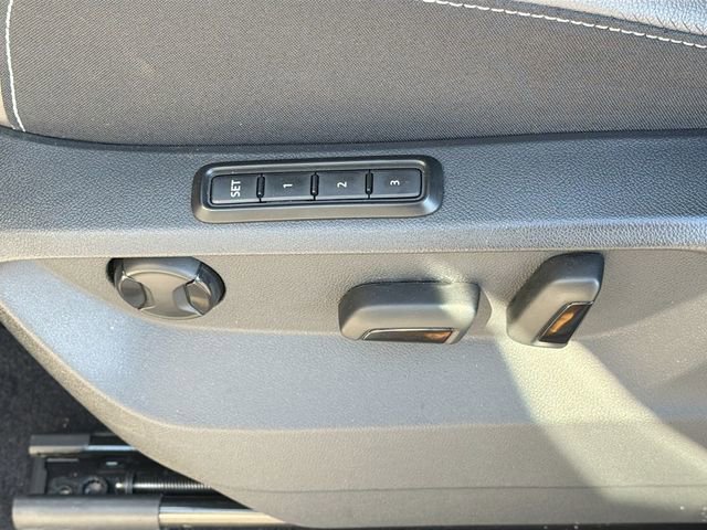 Used 2023 Volkswagen Atlas SEL Premium image 26