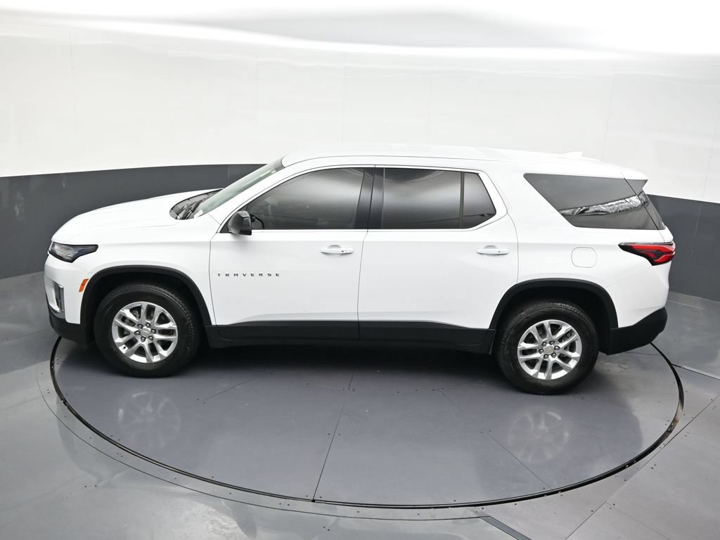 Used 2023 Chevrolet Traverse LS FWD image 18