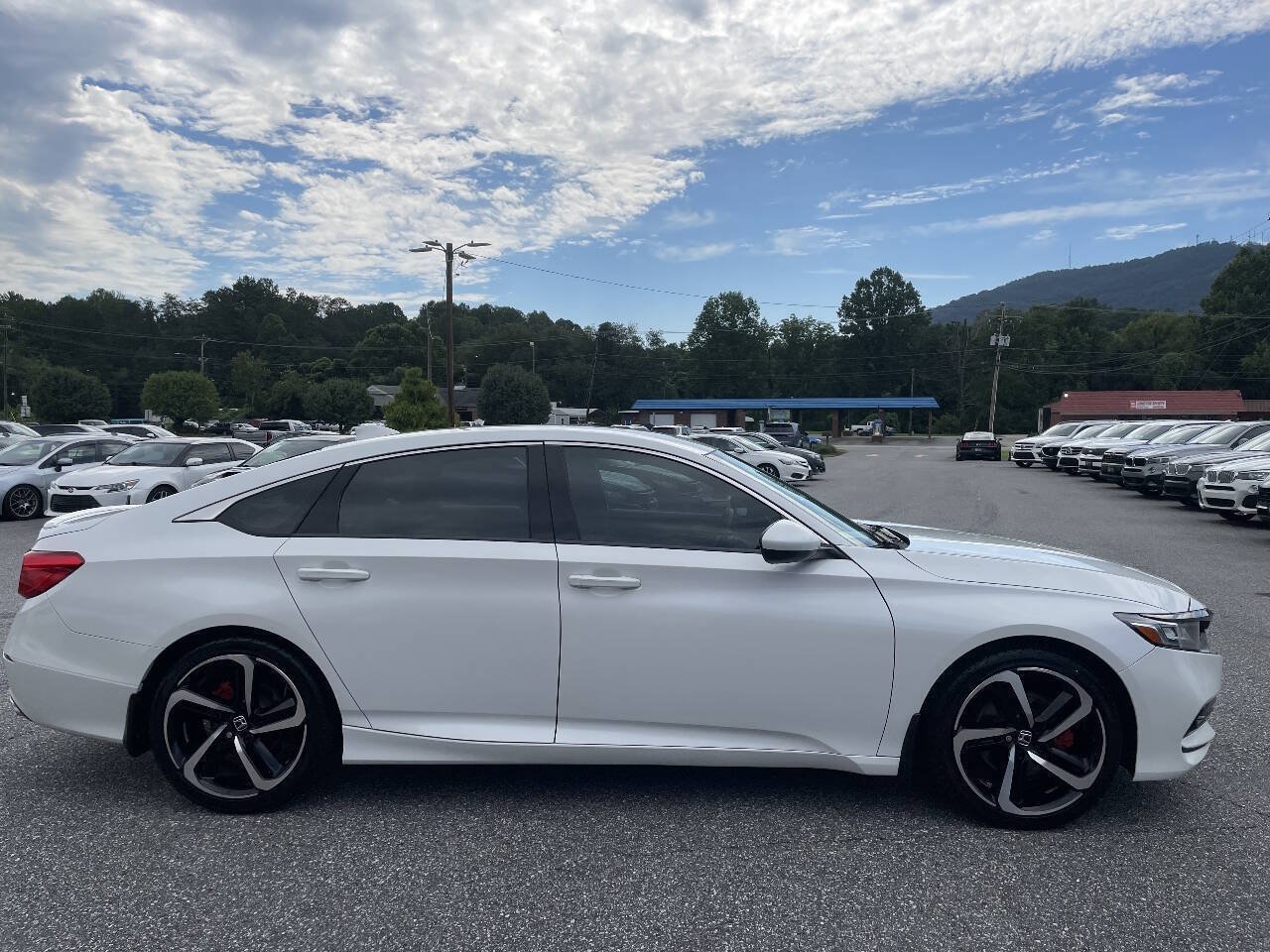Used 2018 Honda Accord Sport image 7