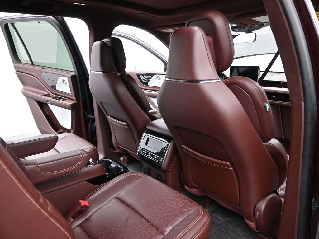 Used 2023 Lincoln Aviator Black Label w/ Jet Package image 18