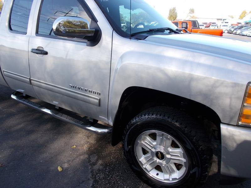 Used 2011 Chevrolet Silverado 1500 LT w/ All-Star Edition AWD/4WD image 11