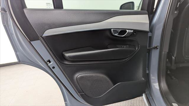 Used 2021 Volvo XC90 T5 Momentum w/ Protection Package Premier image 16