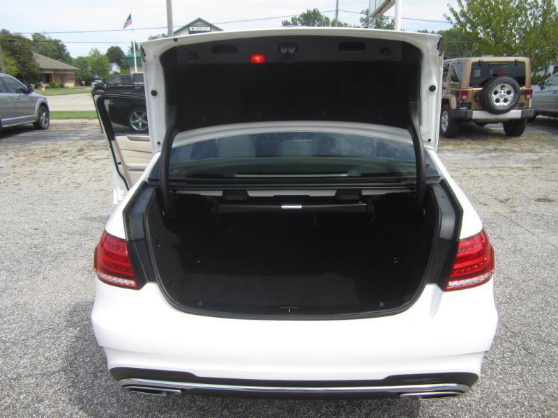 Used 2016 Mercedes-Benz E 350 4MATIC Sedan image 35