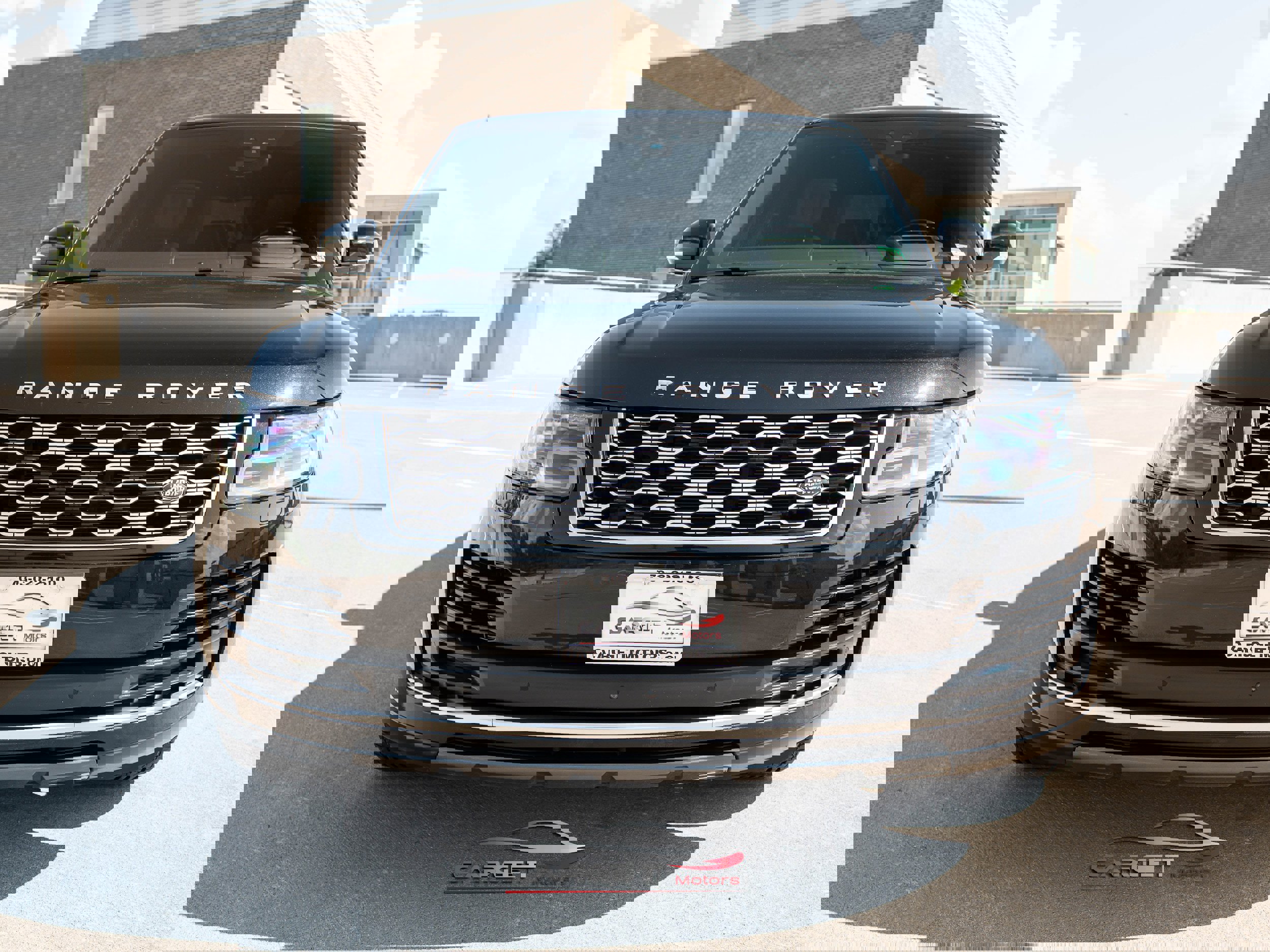 Used 2020 Land Rover Range Rover HSE image 2