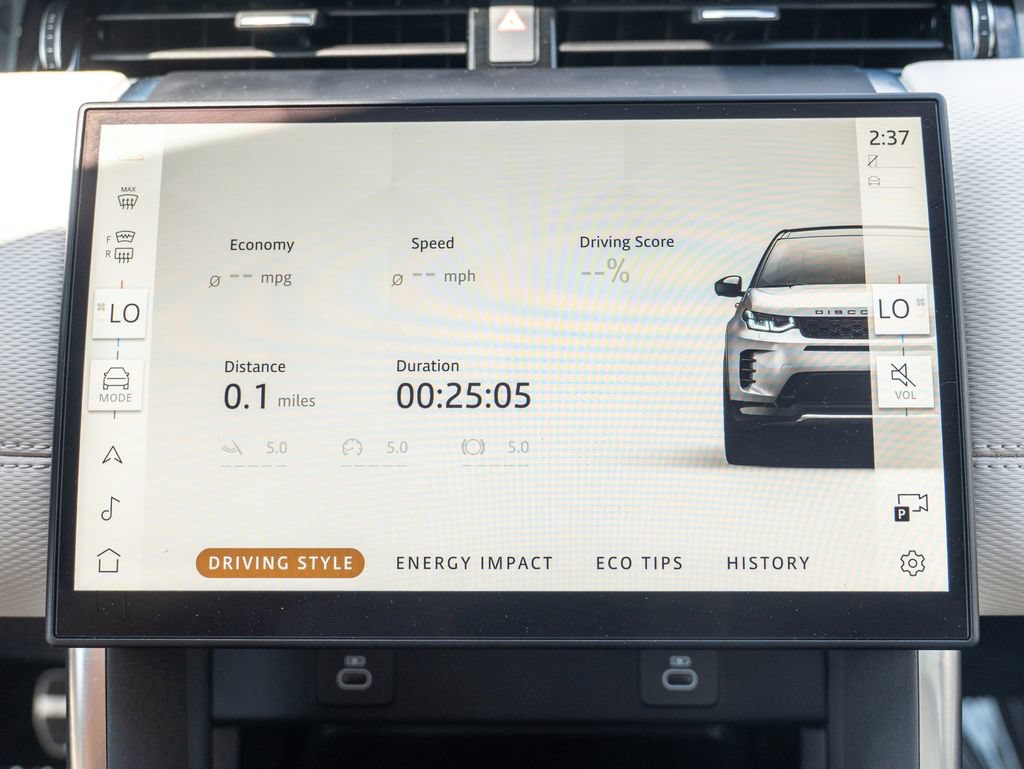 Certified 2025 Land Rover Discovery Sport Dynamic SE AWD/4WD image 27
