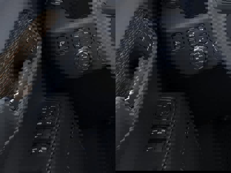 New 2026 GMC Sierra 1500 SLT image 22