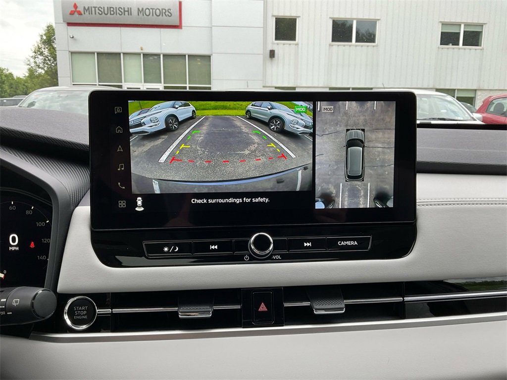 New 2025 Mitsubishi Outlander SE image 18