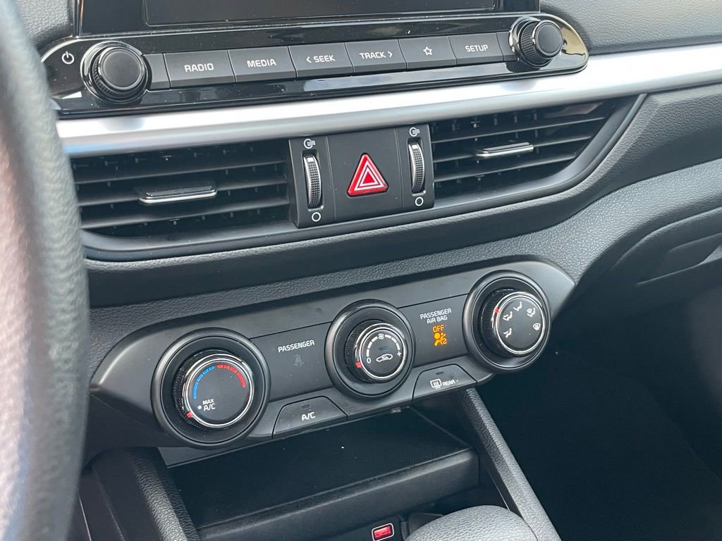 Certified 2024 Kia Forte LXS w/ LXS Technology Package FWD image 17