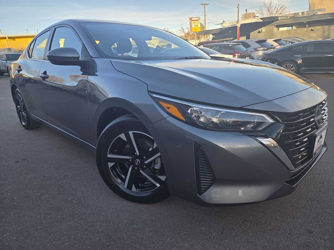 Used 2025 Nissan Sentra SV image 1