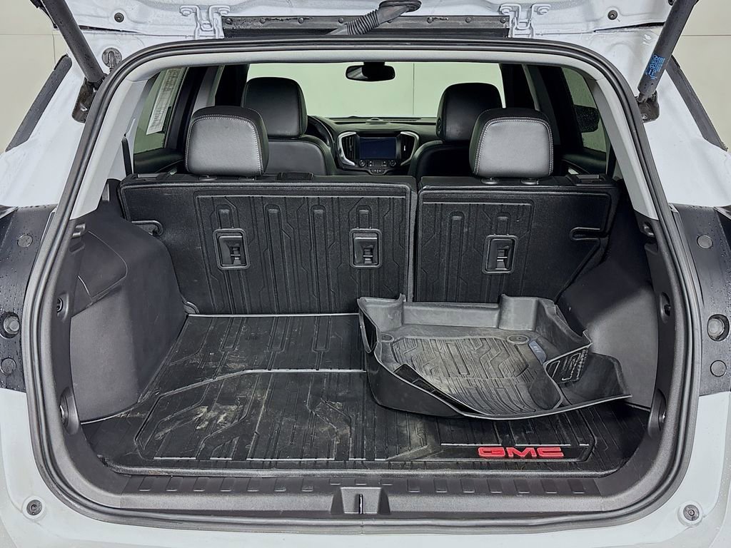 Certified 2024 GMC Terrain SLT w/ Infotainment Package II image 32