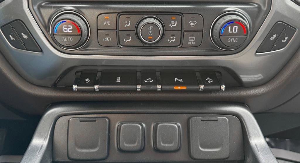 Used 2015 Chevrolet Silverado 2500 LT w/ LT Convenience Package AWD/4WD image 24