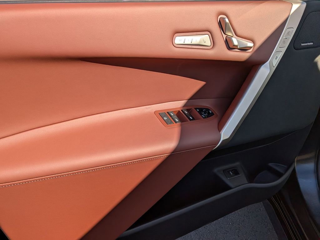 New 2026 BMW iX xDrive60 image 17