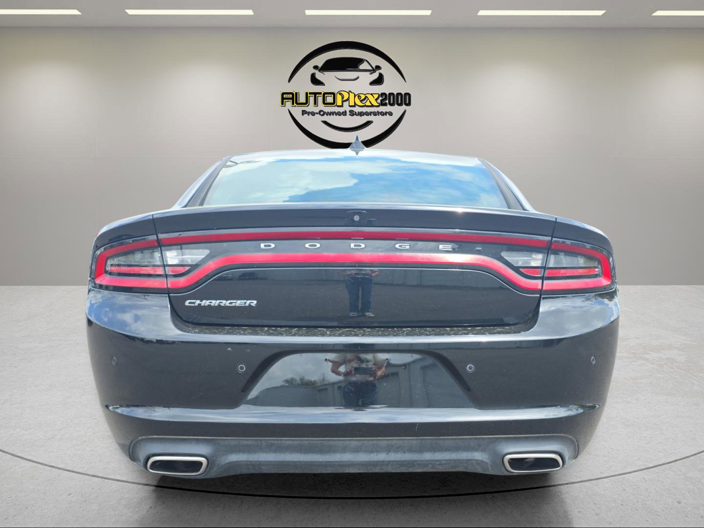 Used 2023 Dodge Charger SXT RWD image 6