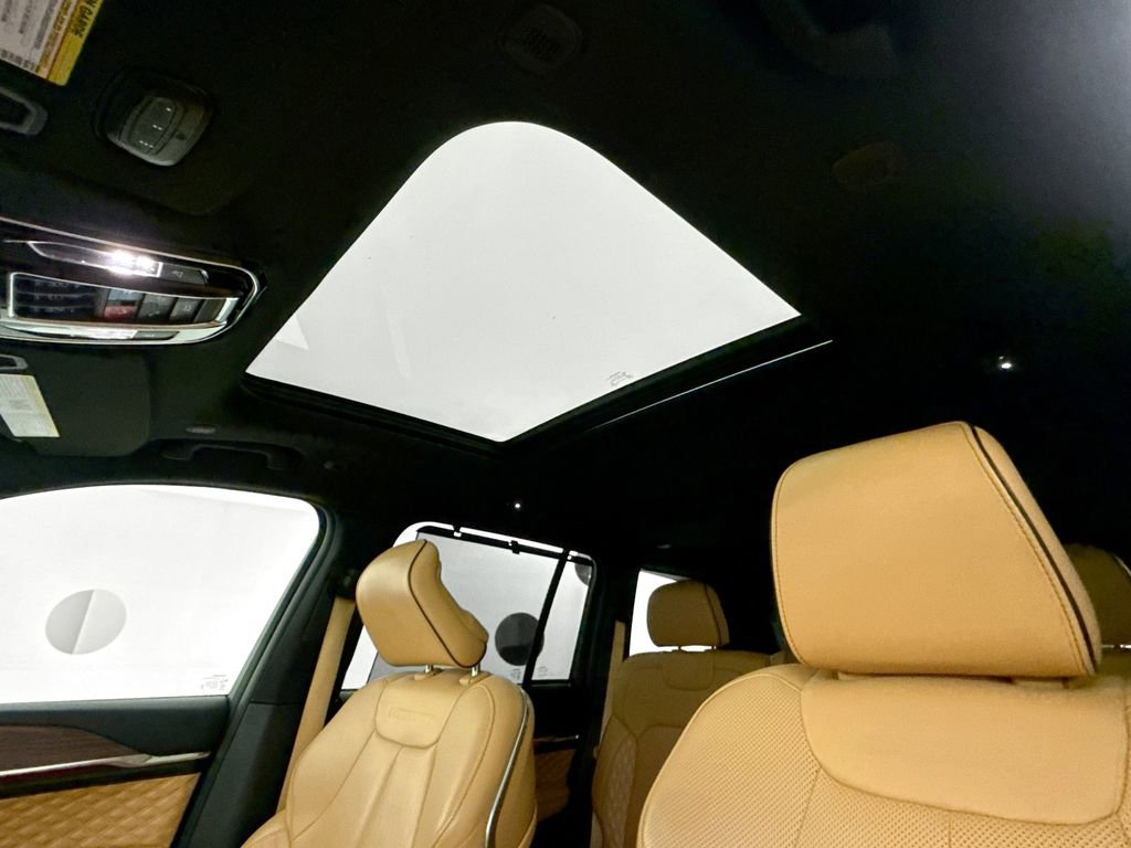 Used 2023 Jeep Grand Cherokee Summit w/ Adv Protech Group IV image 21