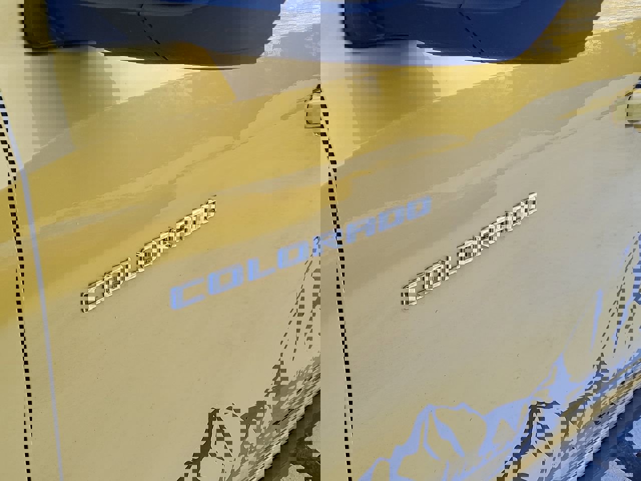 Used 2023 Chevrolet Colorado Z71 w/ Z71 Convenience Package 2 image 23