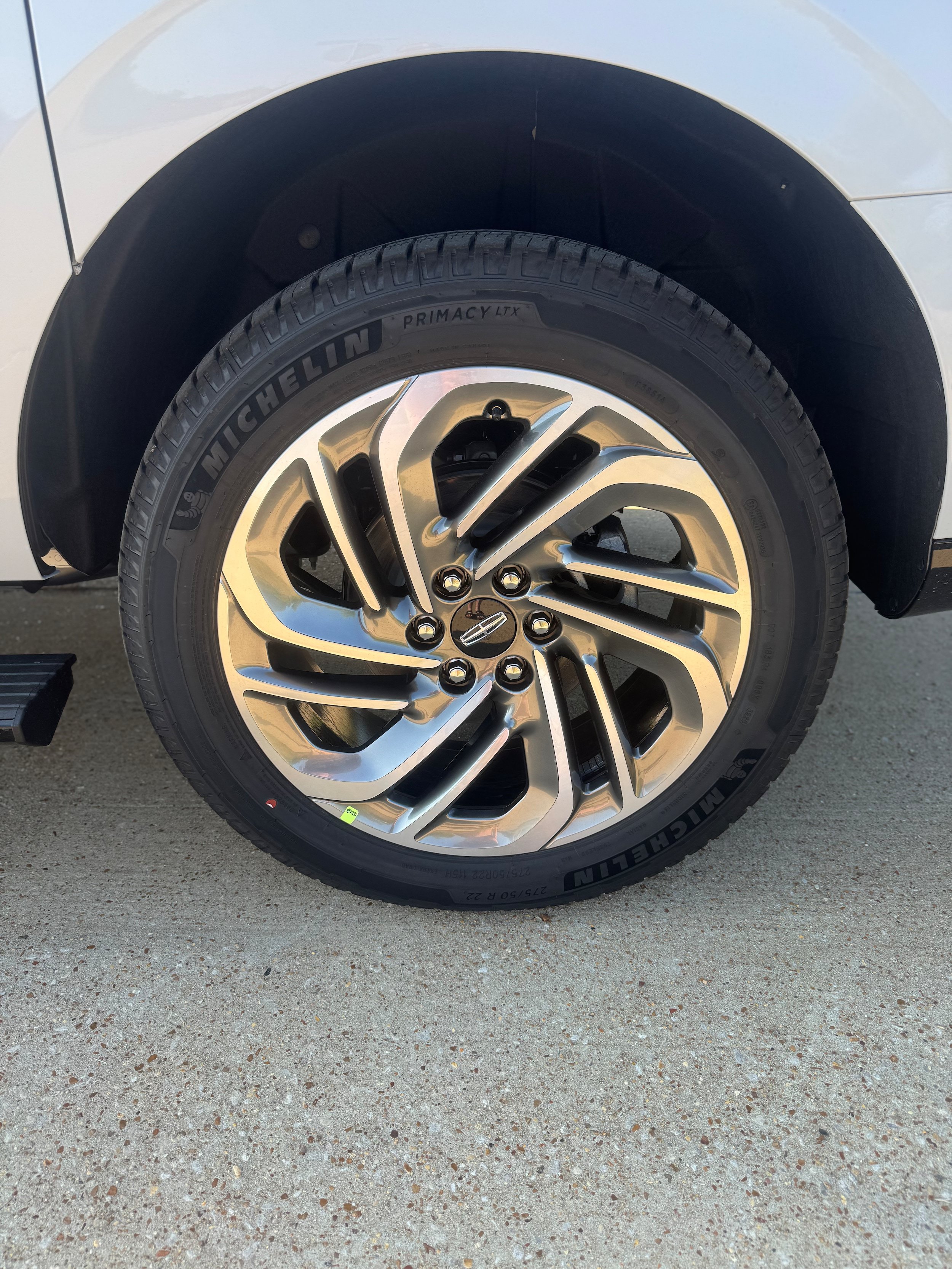 New 2025 Lincoln Navigator L Reserve AWD/4WD image 6