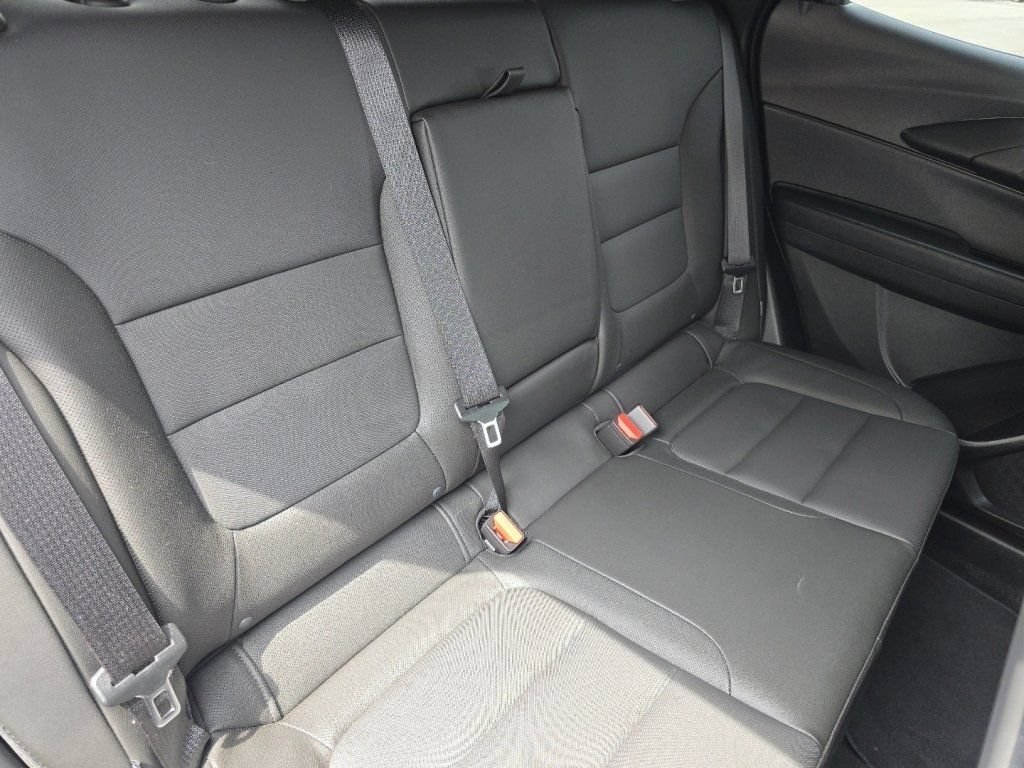 Used 2025 Chevrolet TrailBlazer RS w/ Convenience Package AWD/4WD image 23
