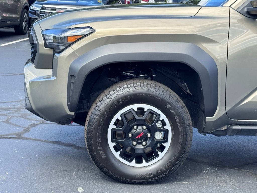 Used 2025 Toyota Tacoma TRD Off-Road AWD/4WD image 35