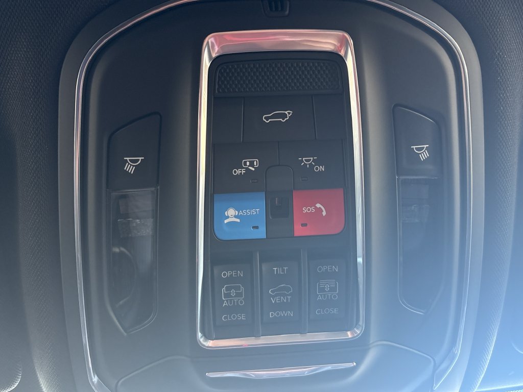 New 2027 Jeep Grand Cherokee Limited AWD/4WD image 37