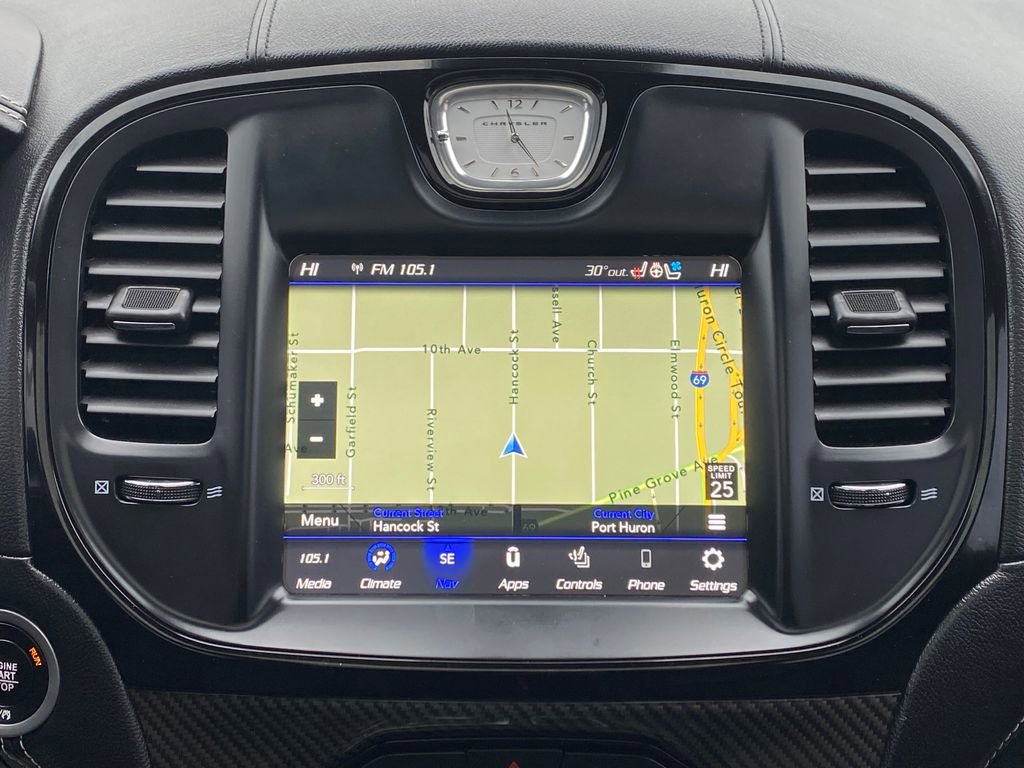 Used 2023 Chrysler 300 C image 28