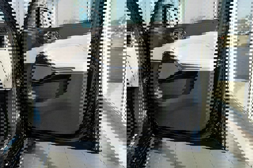 New 2026 BMW X5 xDrive50e w/ M Sport Package image 20