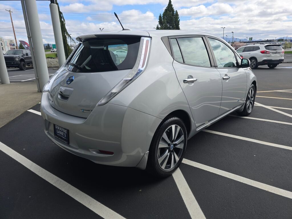 Used 2013 Nissan Leaf SL w/ Premium Pkg image 5