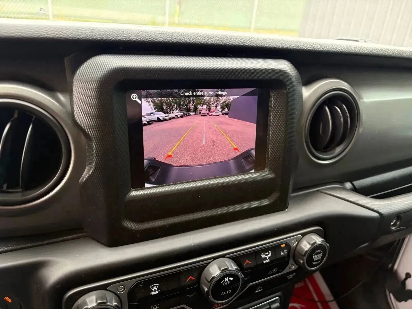 Used 2023 Jeep Gladiator Sport image 26