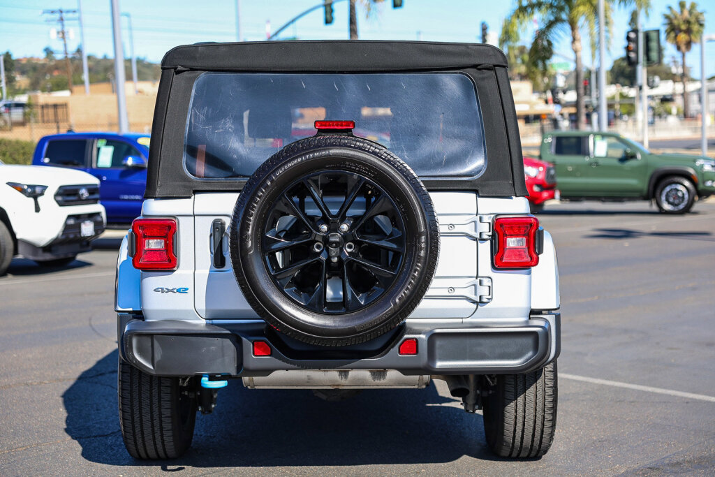 Used 2024 Jeep Wrangler Unlimited Sahara AWD/4WD image 24