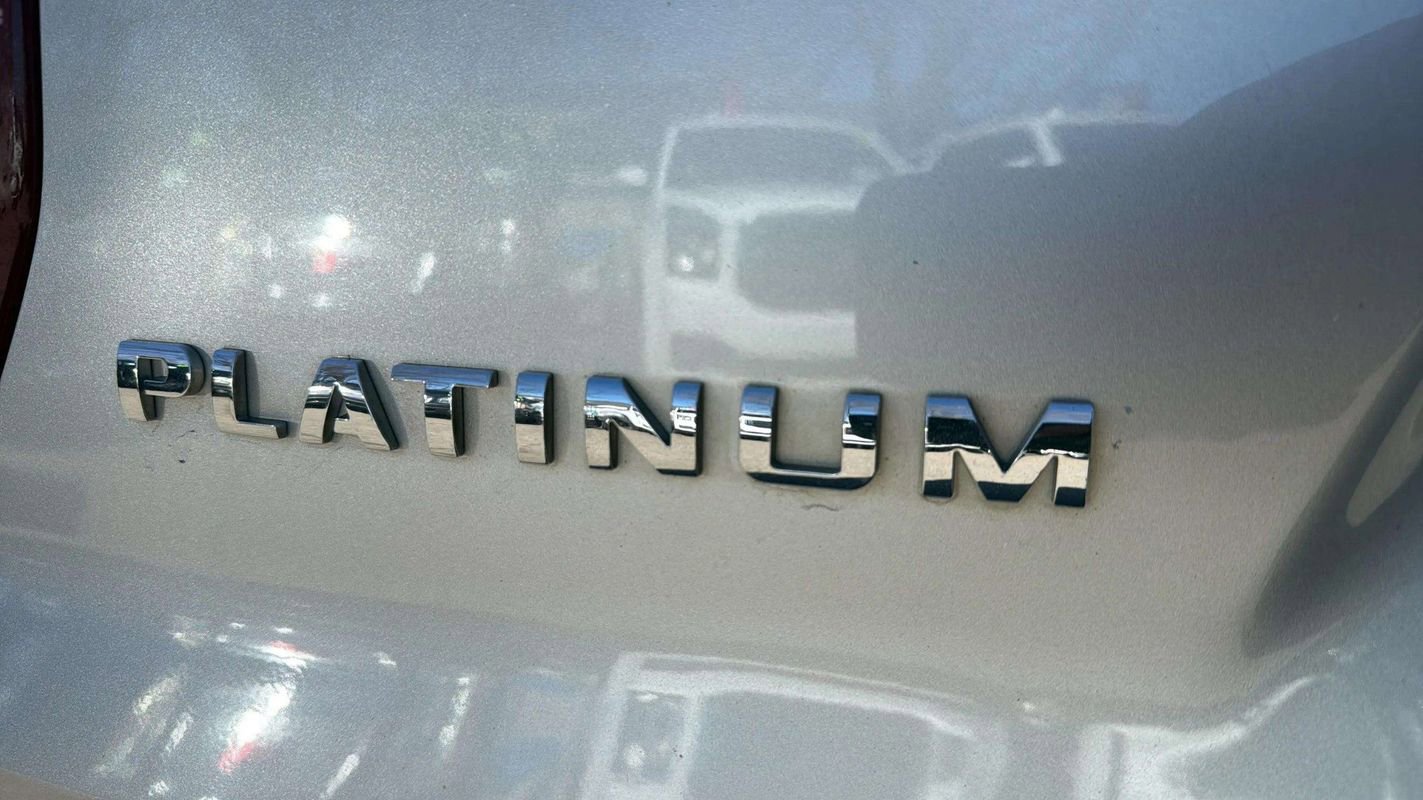 Used 2017 Ford Explorer Platinum image 20