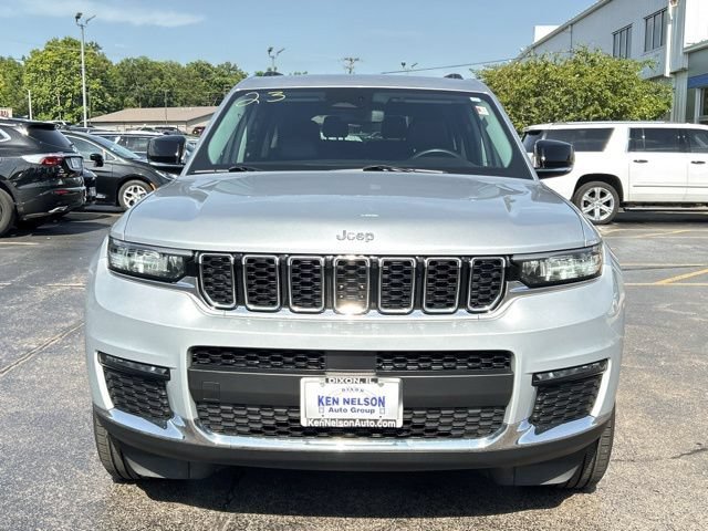 Used 2023 Jeep Grand Cherokee L Limited AWD/4WD image 2