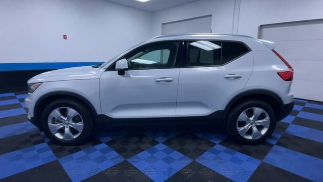 Used 2022 Volvo XC40 T5 Momentum AWD/4WD image 5