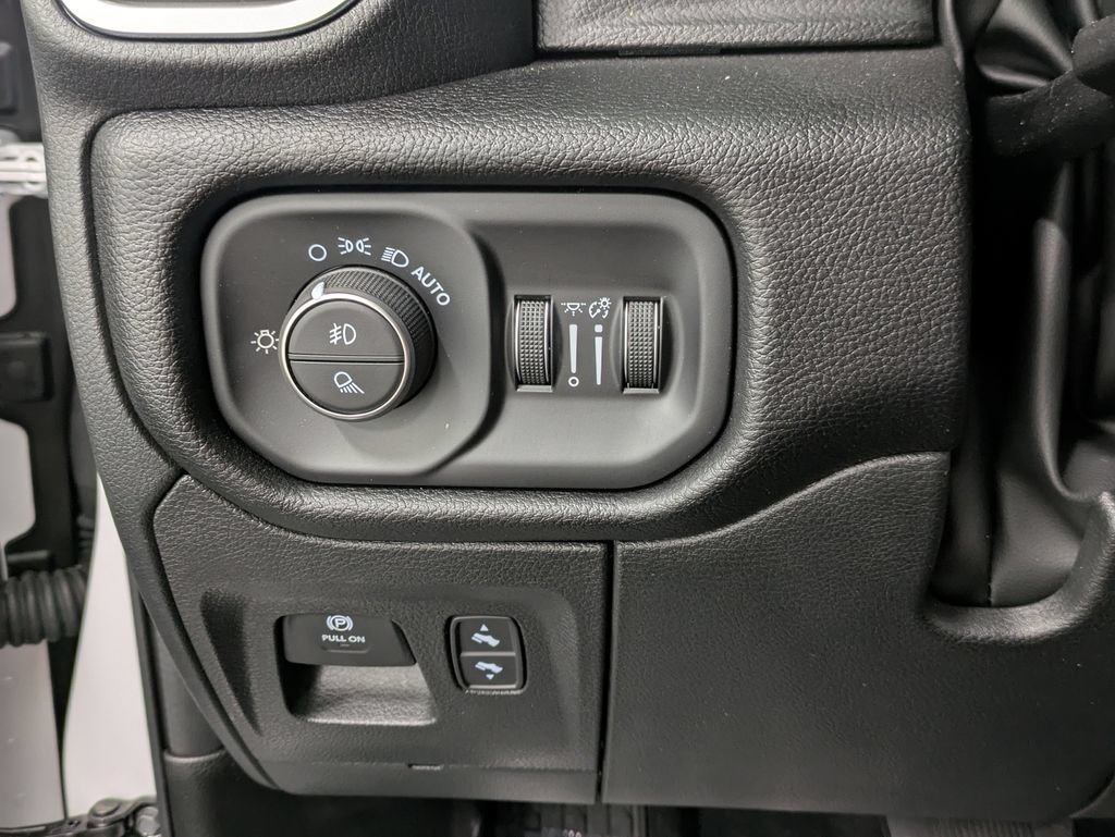 Used 2026 RAM 1500 Laramie w/ Sport Appearance Package AWD/4WD image 22