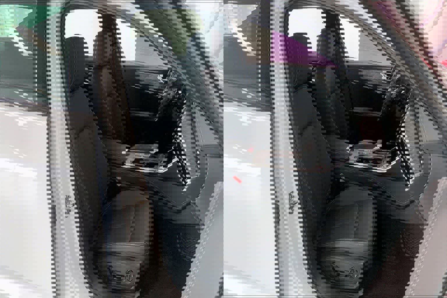 Used 2025 Audi A6 Premium Plus w/ Premium Plus Package image 12