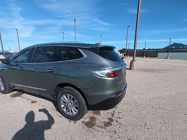 Used 2025 Buick Enclave Preferred w/ Power Package FWD image 8
